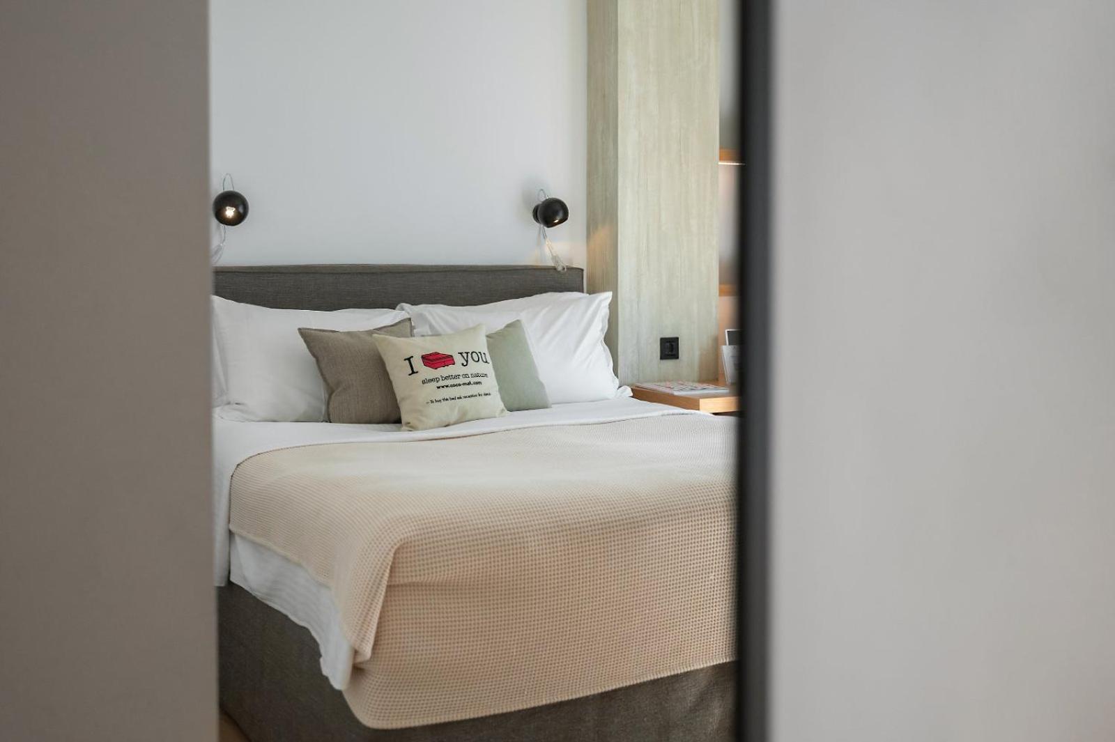 Coco-Mat Athens Jumelle Hotel ภายนอก รูปภาพ A bedroom at the hotel